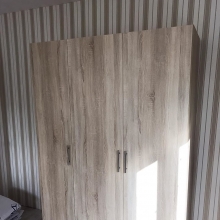 Шкаф для спальни из ЛДСП Kronospan 16 мм, декор — Дуб Сонома Светлый, артикул — 3025 PR, исходный формат листов для раскроя — 2800х2070 мм