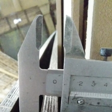 Измерение толщины ламинированной гладкой фанеры 15мм, формат листа — 3000х1500мм, производство — Россия