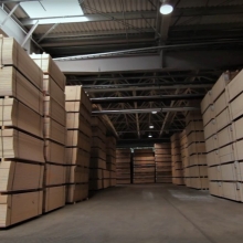 Хранение пачек ЛДСП Увадрев на производственном складе, толщина листов 16 мм