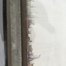 Торцы некондиционной водостойкой строительной фанеры ФСФ формата 1220х2440мм, пример сколов шпона по краям фанеры